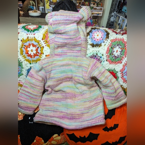 Kyber Pastel Rainbow Bear Sweater, Fleece lining, Child Small, New with tags - Picture 5 of 6